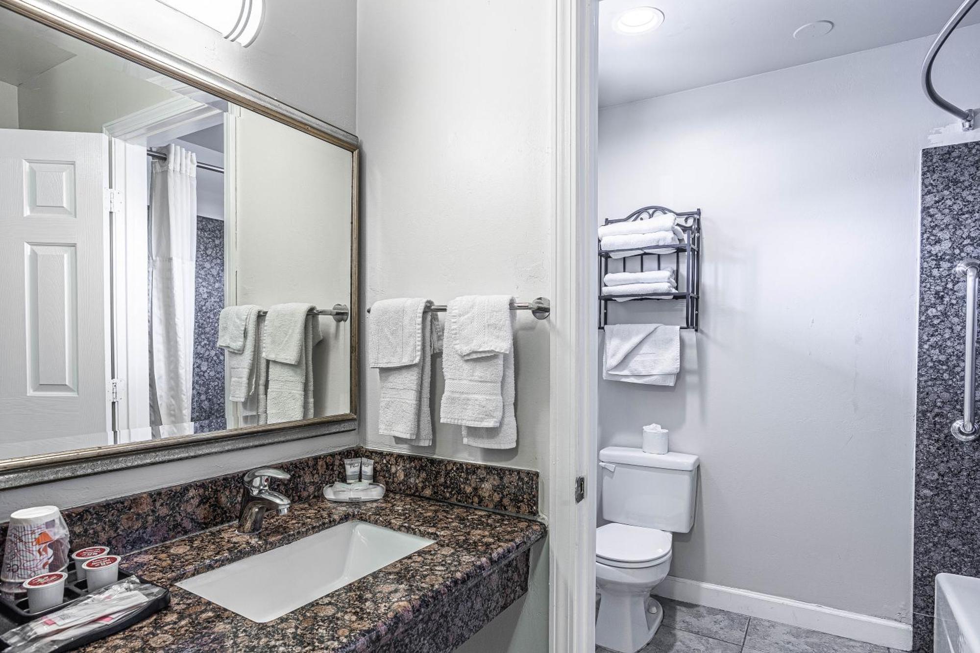 Aloha Inn Arroyo Grande Room photo
